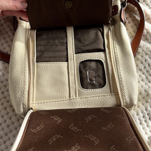BOC Crossbody - Picture 3 of 5